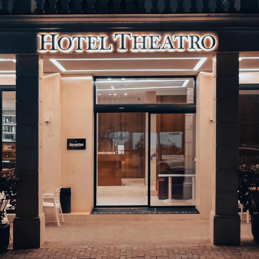 Hotel Theatro- City Center Tirana Buitenkant foto